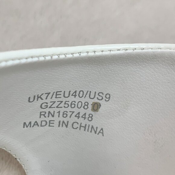 Boohoo Low Flat Heel Mule White  US 9 / UK 7 / EU40 - Picture 12 of 14